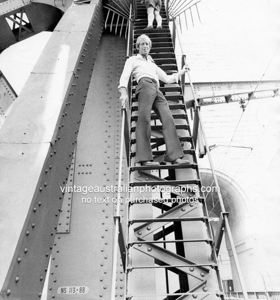 Paul Hogan, Harbour Bridge Sydney